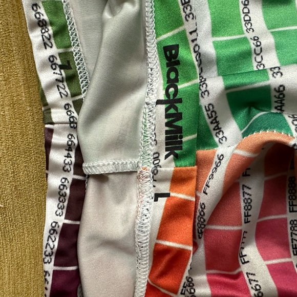 Blackmilk Pantone Leggings, size L, museum piece. - Picture 2 of 3